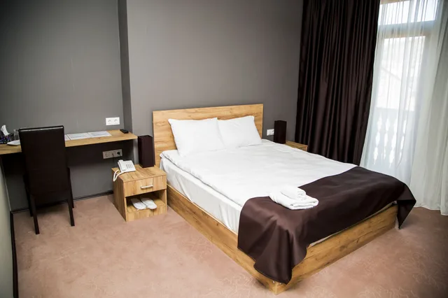 غرفة كومفورت بسرير مزدوج بإطلالة على الفناء بشرفة، HOTEL MARLYN 7/9