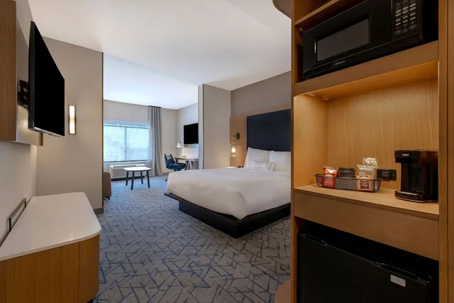 جناح بسرير كينج مع أريكة لذوي الإعاقة، Fairfield Inn & Suites by Marriott Denver Airport at Gateway Park 3/6