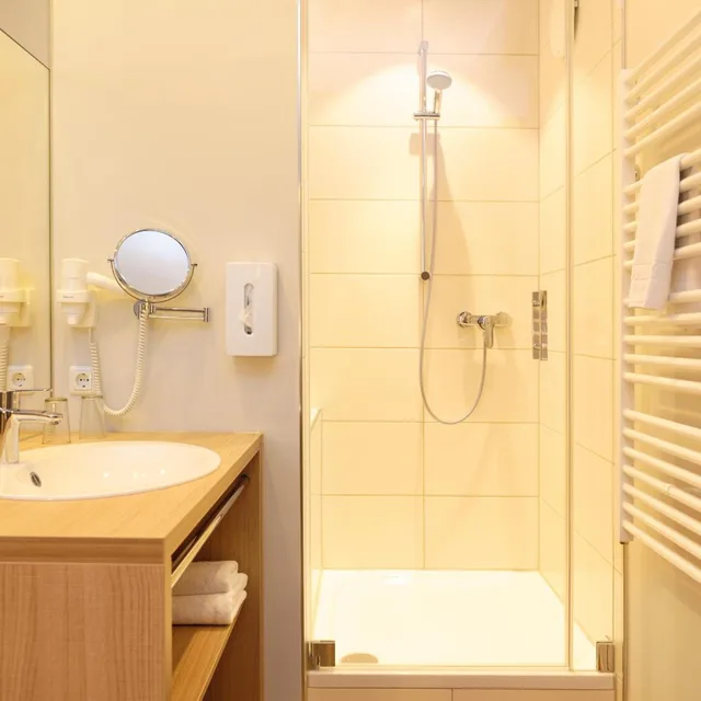 غرفة كومفورت بسرير مزدوج، Hotel & Gasthaus Das Röhrl 5/5