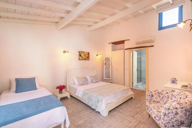 Design, Triple, 1 Queen and 1 Single Bed، Alacati Eski Ev Hotel 4/10