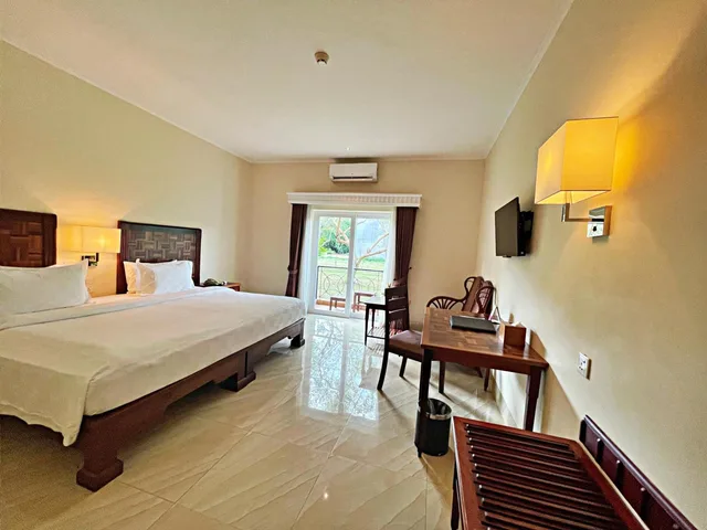 Room, King Bed, Garden View, Sokha Palace Siem Reap Hotel 5/10