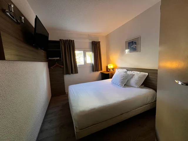 غرفة قياسية بسرير مزدوج، Good Hotel Marseille Aubagne 3/9