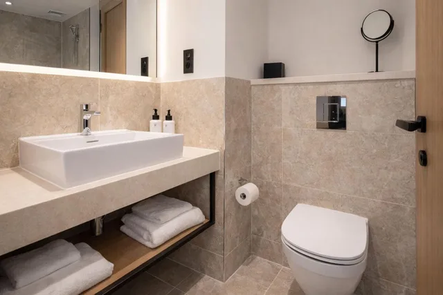 Premium, King Bed, Camden View، Holiday Inn London - Camden Lock by IHG 6/10