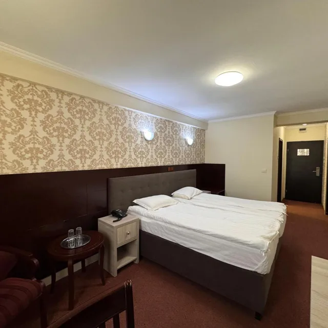 Standard, Double Bed, Hotel Helin Aeroport 3/9