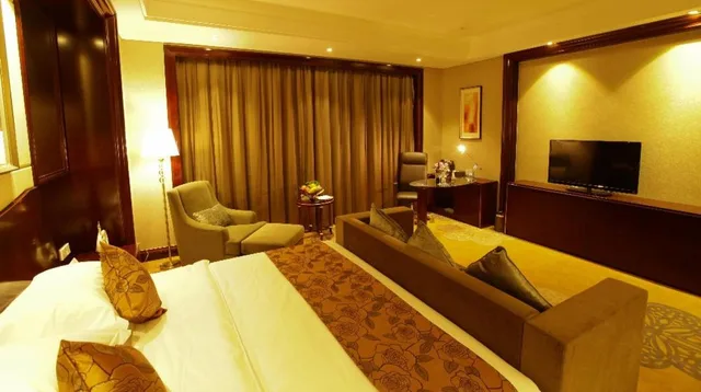 Deluxe, King Bed, Ramada by Wyndham Changzhou 1/5