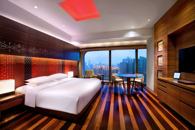 Room, King Bed, Andaz Xintiandi Shanghai - A Concept By Hyatt 2/4