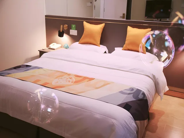 غرفة ديلوكس بسرير كوين، GreenTree Inn Zhenjiang Yangzhong North Gangdong Road Food Street Express Hotel 2/2