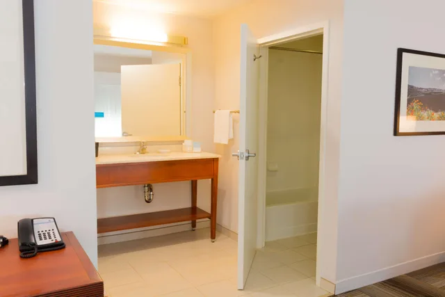 غرفة بسرير مزدوج، Hampton Inn Suites Riverside Corona East 5/5