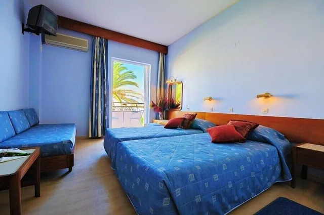 غرفة بسرير مزدوج بإطلالة على البحر، Astir Beach Hotel 2/5