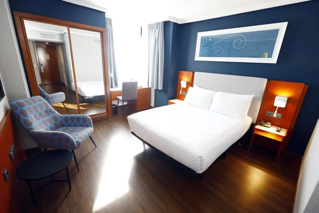 Room, Queen Bed, Accessible, Travelodge Madrid Coslada Aeropuerto 1/5