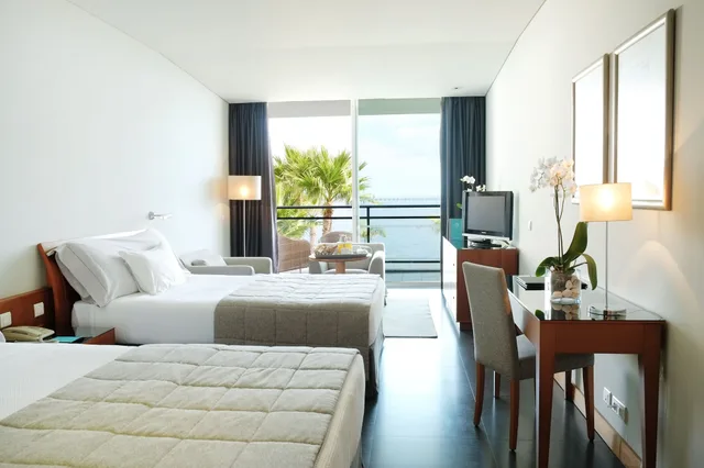 Prestige, Double Bed, Partial Sea View, Garden Area, Vidamar Resort Madeira 1/3