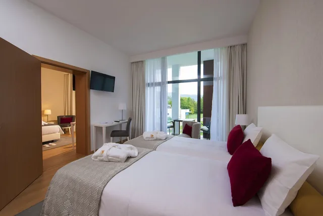 غرفة بسريرين منفصلين، Hotel Parque Serra Da Lousa 1/3