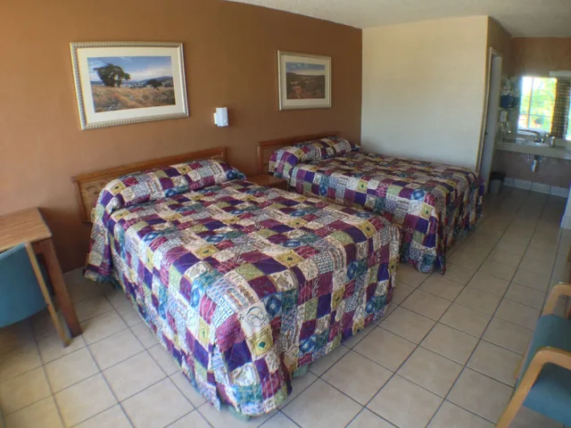 غرفة كومفورت بسريرين مزدوجين، Budget Inn 1/1