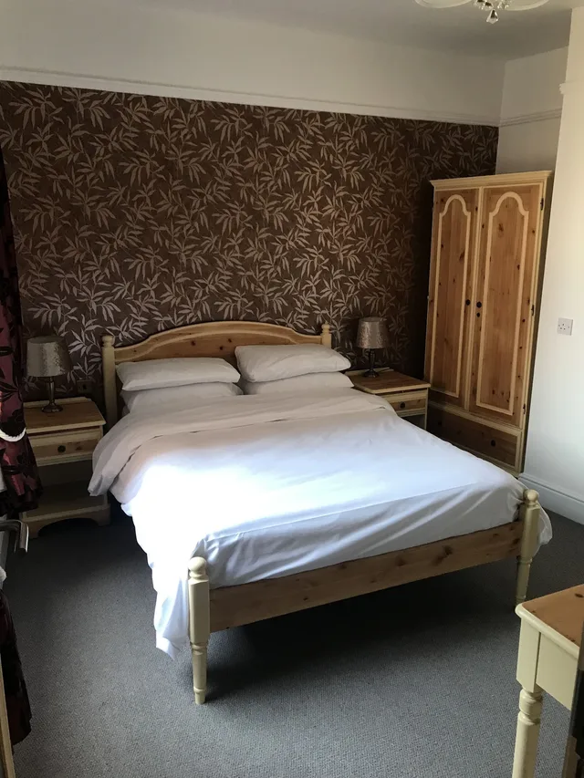 غرفة قياسية بسريرين منفصلين، Three Queens Hotel 1/2