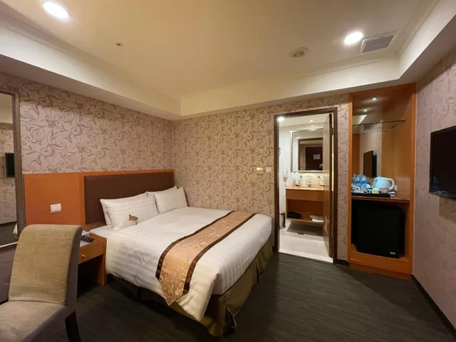 Double Bed, No Window، Fuward Hotel Tainan 1/1