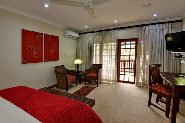 غرفة فاخرة بسريرين منفصلين بحمام خاص في الطابق الأرضي، Rivonia Bed And Breakfast Garden Estate 8/10