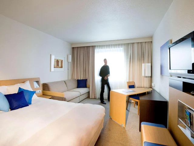 غرفة بسرير مزدوج لذوي الإعاقة، Novotel Marne la Vallee Noisy le Grand 1/5