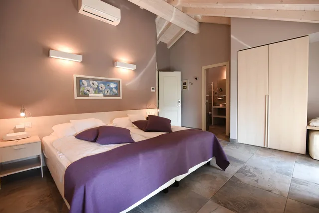 غرفة ديلوكس بسرير مزدوج بإطلالة على البحيرة، Relais Villa Porta 10/10