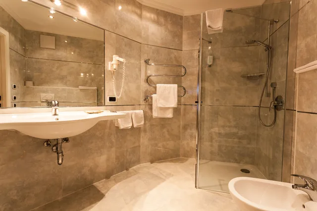غرفة ثلاثية بسرير مزدوج وسرير فردي، Hotel Garni Villa Park 4/6