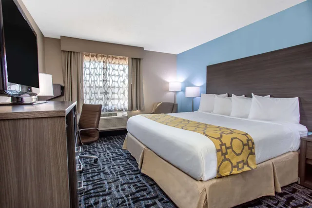 غرفة بسرير كينج، Baymont By Wyndham Joliet 6/10