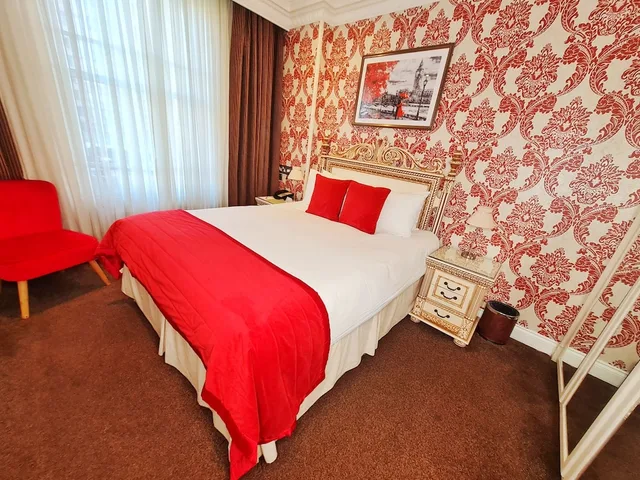 Double Room Queen, Ashburn 6/10
