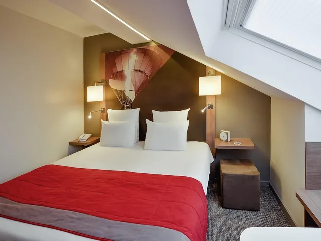 غرفة سوبيريور بسرير مزدوج وسرير فردي بشرفة، Mercure Vienne Sud Chanas Hotel 2/3