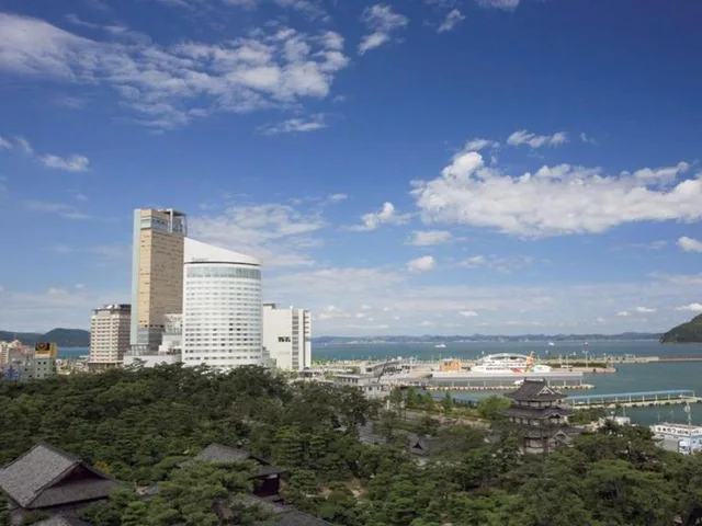 غرفة قياسية بسرير كوين للمدخنين، Jr Hotel Clement Takamatsu 1/1