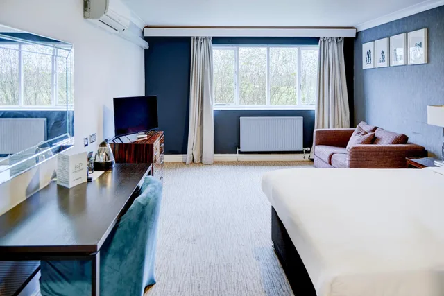 غرفة عائلية بسرير مزدوج وسرير فردي، The Warwick Hotel by Colombo Edition 2/2