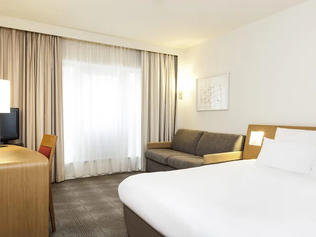 غرفة سوبيريور بسرير مزدوج مع أريكة، Novotel Gent Centrum 2/5