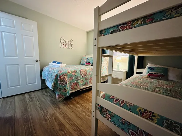 شقة سكنية عائلية بسرير كوين وسرير مزدوج وسرير بطابقين بغرفتي نوم، Hilton Head Resort 8/10