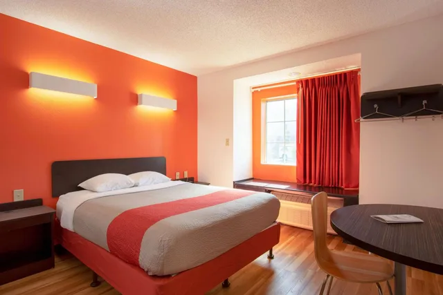 غرفة بسرير كوين لذوي الإعاقة، Motel6 El Paso, TX - Southeast 3/10