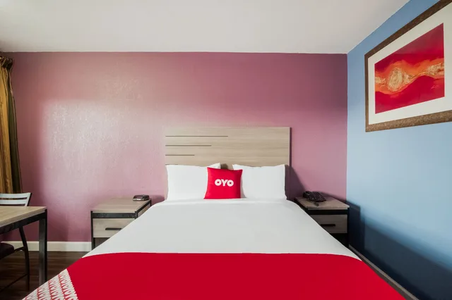 غرفة بسرير كوين، OYO Hotel Houston N Fm-1960 Champions TX 5/10