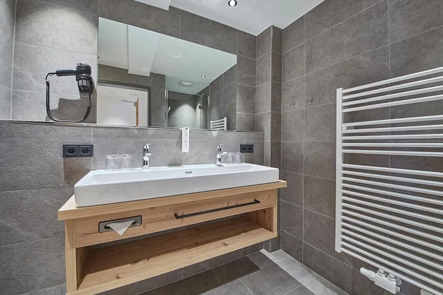 جناح بسرير كوين وسرير بطابقين، Hotel Hubertushof 5/5