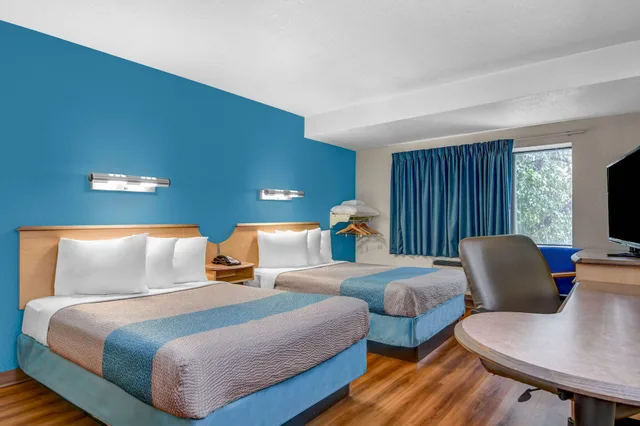 غرفة قياسية بسريرين مزدوجين لذوي الإعاقة، Motel6 Atlanta, GA - Downtown 3/9