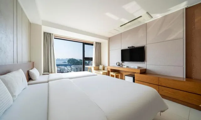 غرفة بريميوم بسريرين منفصلين بإطلالة على البحر، Premiers Hotel 5/10