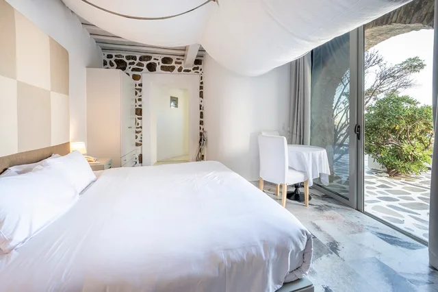 غرفة سوبيريور بسرير مزدوج أو سريرين منفصلين بإطلالة على البحر، Smy Mykonos Suites Villas 4/8