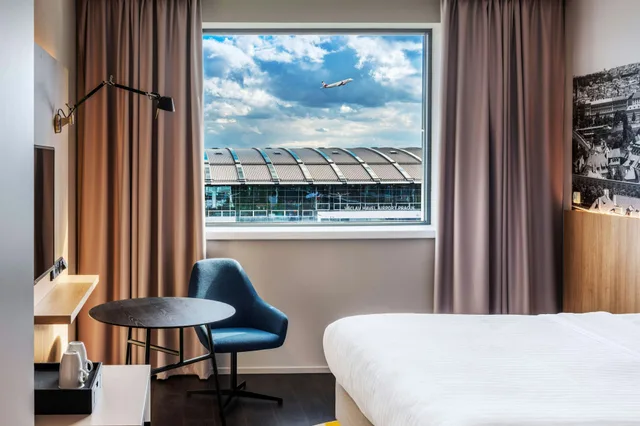 غرفة بإطلالة، Courtyard By Marriott Prague Airport 3/4