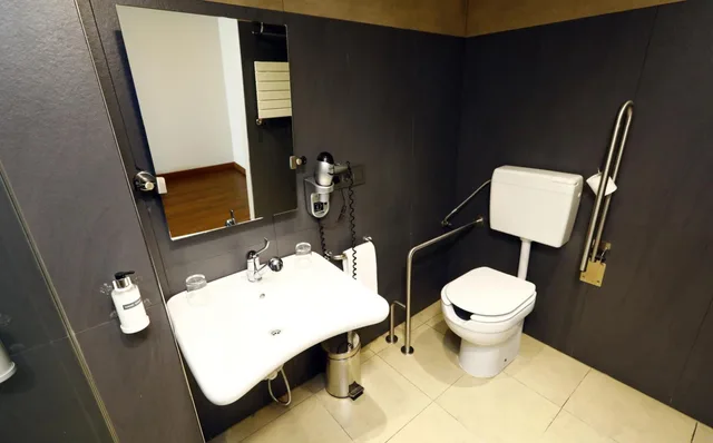 Room, Queen Bed, Accessible, Travelodge Madrid Coslada Aeropuerto 3/5