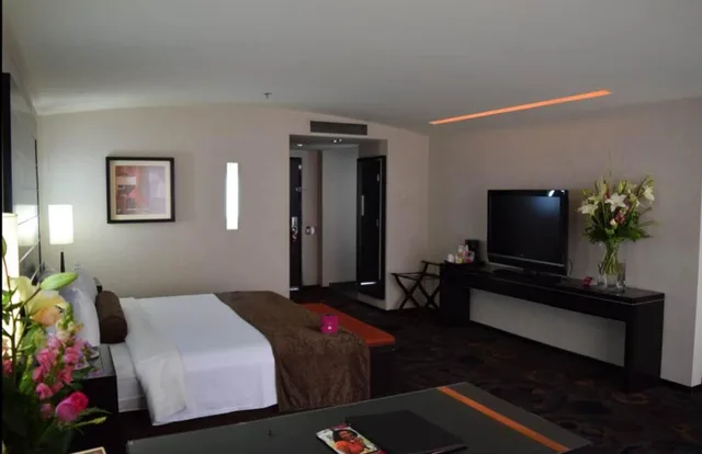1 Bedroom, Suite, Crowne Plaza Toluca-Lancaster 3/4