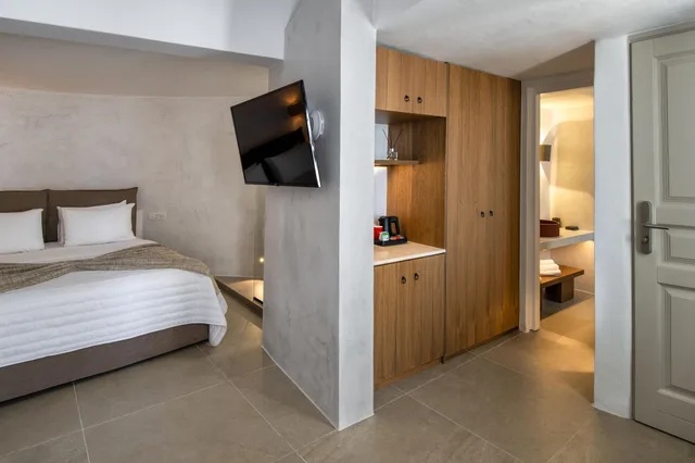 غرفة تنفيذية بسرير مزدوج بإطلالة جزئية على البحر، Ira Hotel Spa 3/7