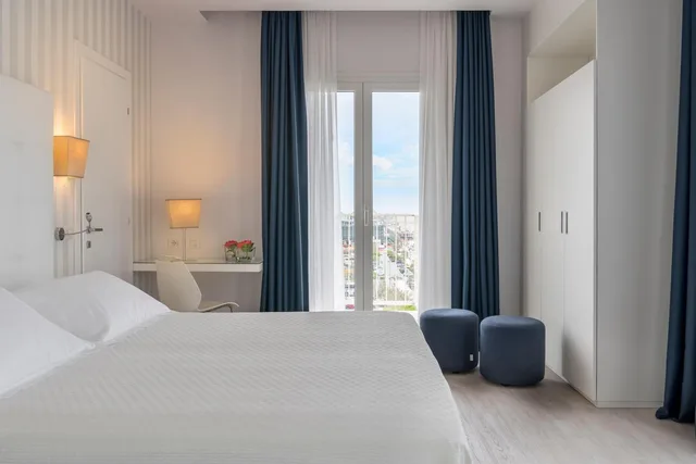 غرفة قياسية ثلاثية، Hotel Fedora 2/6