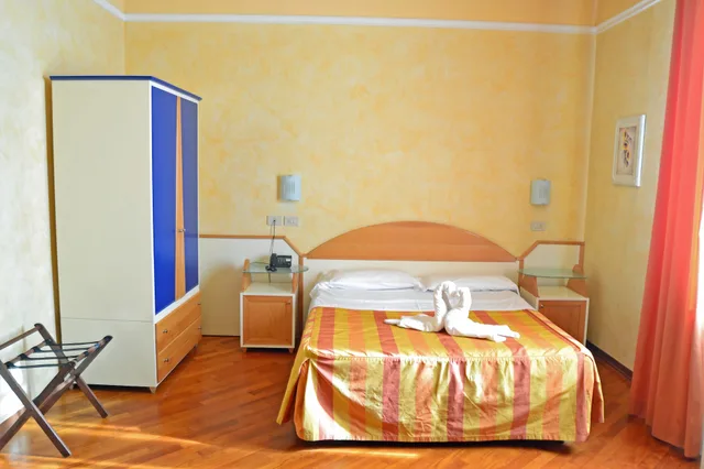 غرفة رباعية، Hotel Soggiorno Athena 5/8