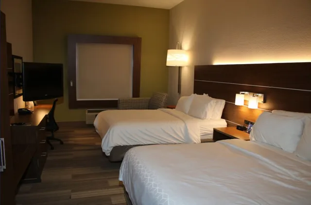 Standard, Double Bed, Holiday Inn Express Hotel And Suites Douglas 6/10