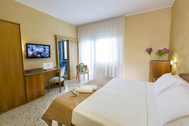 Room, Triple, Side Sea View، Hotel Maja 1/8