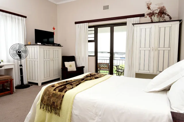 Standard, Double Bed, Riviera Hotel & Chalets 1/1