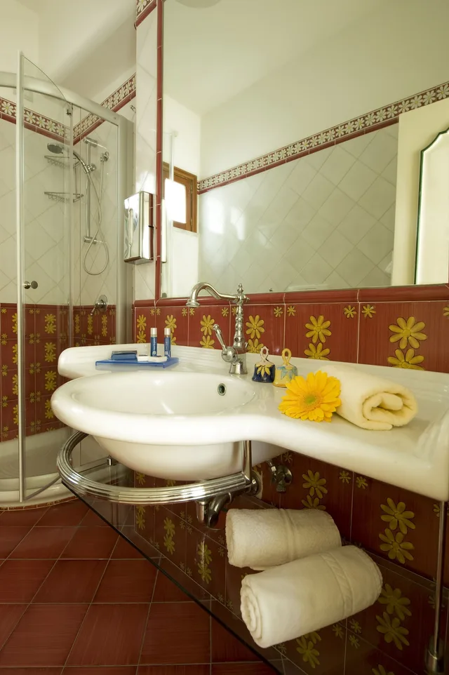 غرفة بسريرين منفصلين بإطلالة على الحديقة، Hotel Margherita 7/10