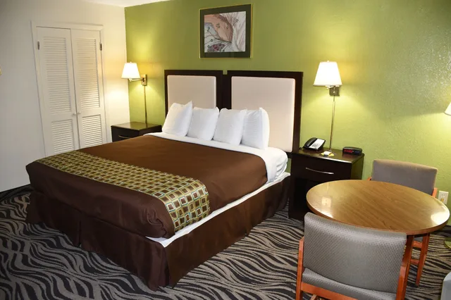 غرفة بسرير كينج، Americas Best Value Inn Bishopville 5/10