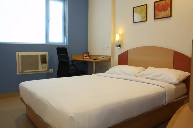 غرفة بسرير مزدوج، Ginger Hotel Pantnagar 1/1