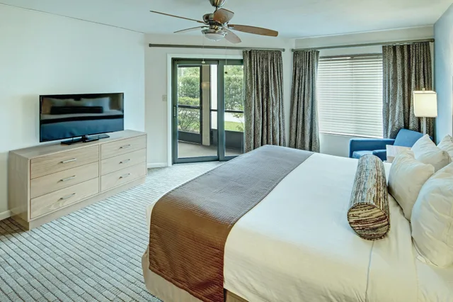 جناح بسريرين منفصلين وسرير كينج بغرفتي نوم مع أريكة، Club Wyndham Orlando International 1/5