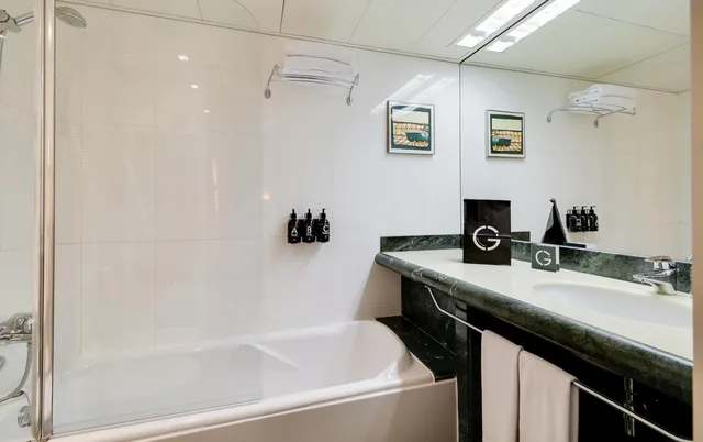 غرفة داخلية بسرير مزدوج أو سريرين منفصلين، Hotel Barcelona Universal 3/3
